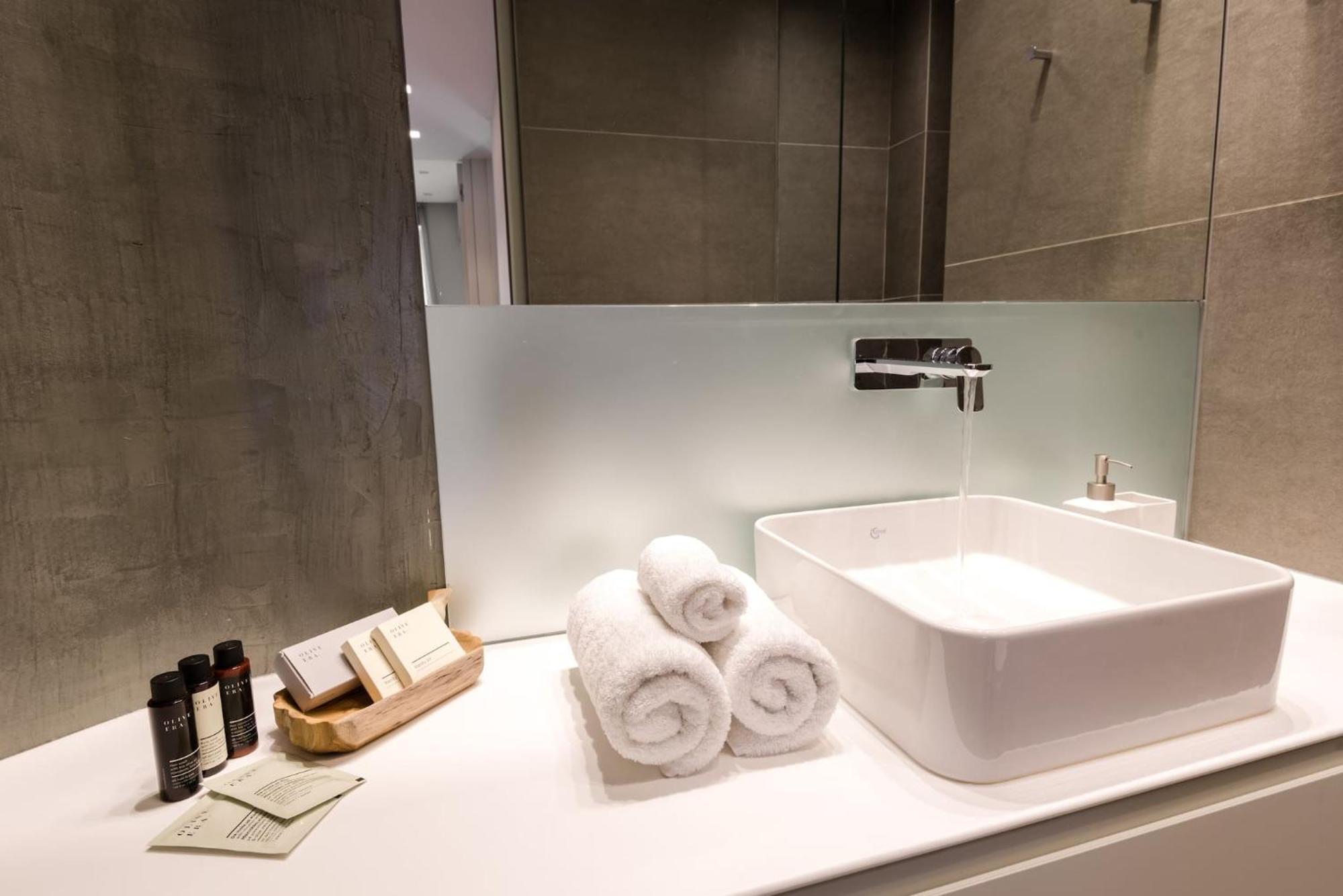 Urban Apt With Stunning Acropolis View & Roofdeck Atenas Exterior foto